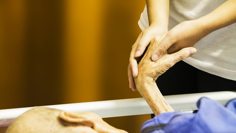 Apoyo al cuidador familiar: cuidar también a quien cuida